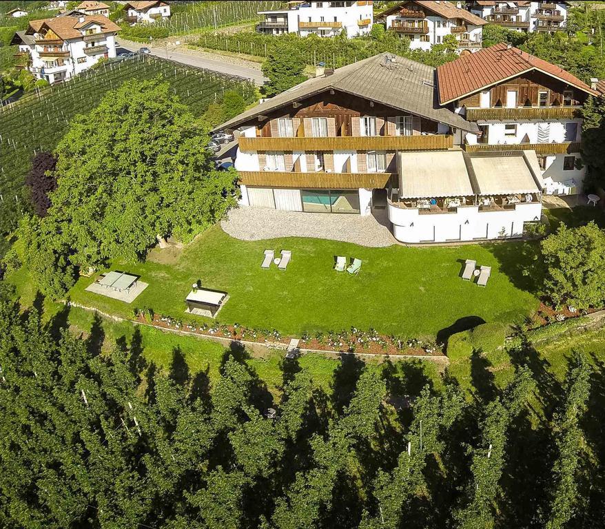 Pension An Der Linde Lagundo Exterior photo